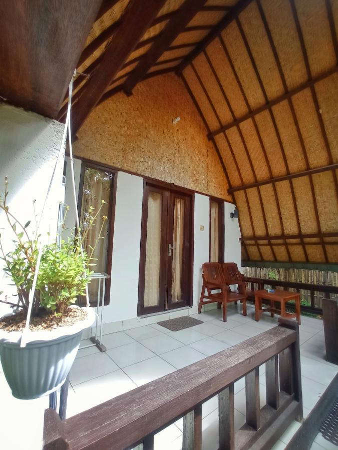 Follow The Rabbit Bungalow Gili Air Exterior photo