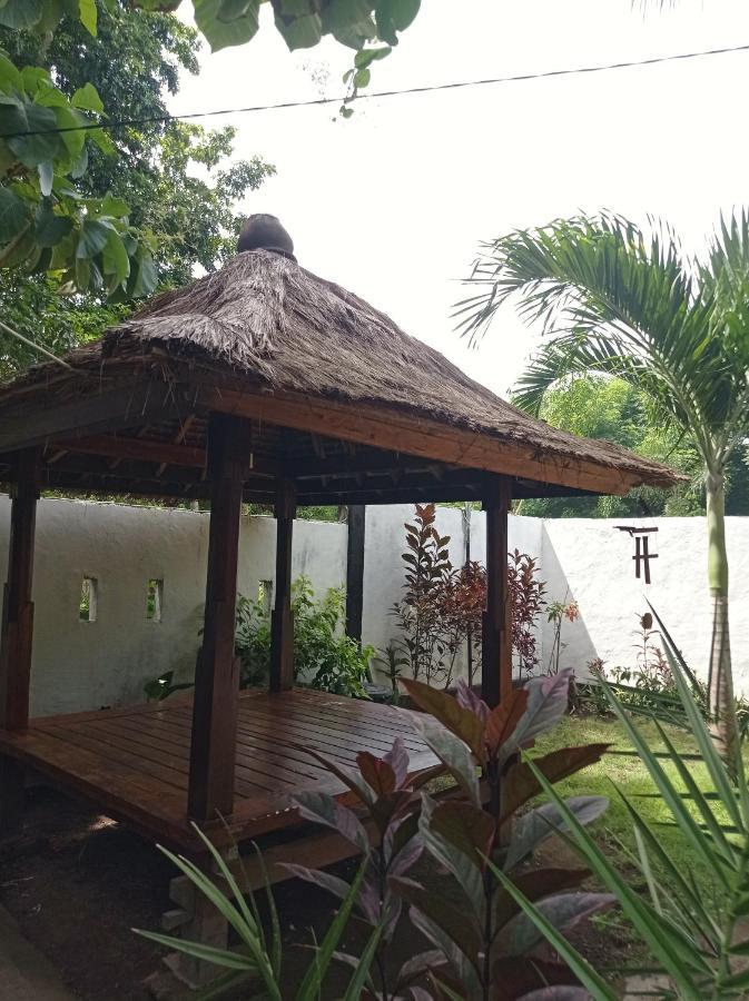 Follow The Rabbit Bungalow Gili Air Exterior photo