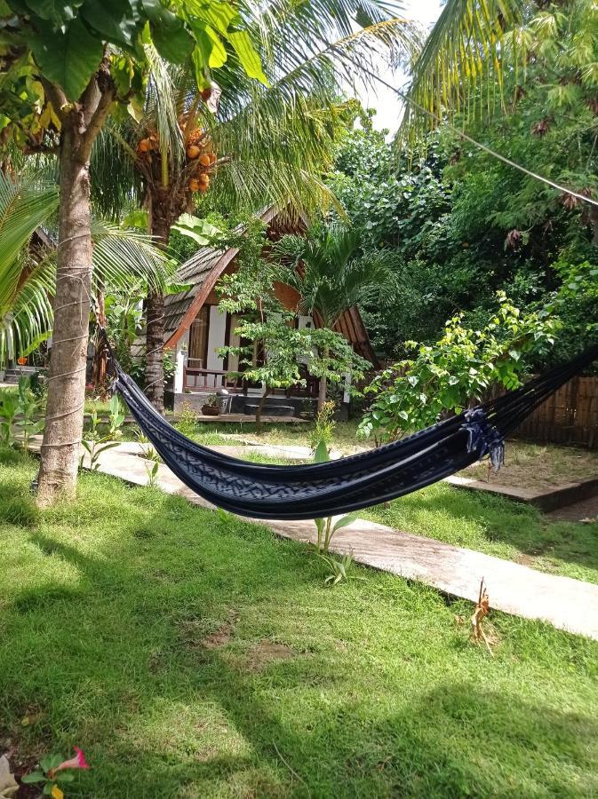Follow The Rabbit Bungalow Gili Air Exterior photo