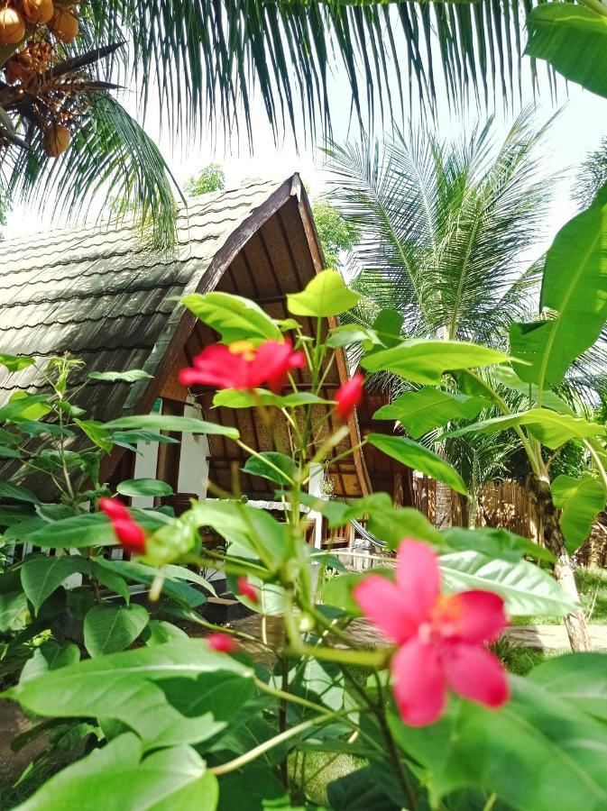 Follow The Rabbit Bungalow Gili Air Exterior photo